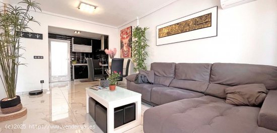 Chalet en venta en Torrevieja (Alicante)