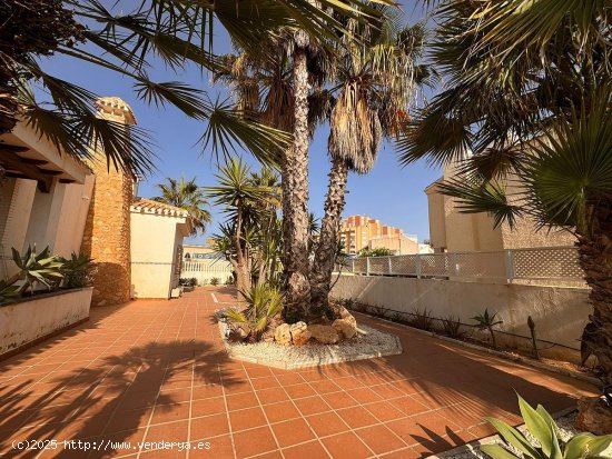 Villa en venta en La Manga del Mar Menor (Murcia)