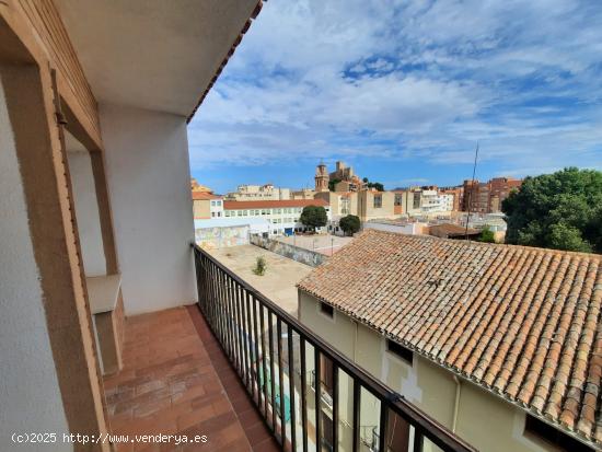 VIVIENDA CON BALCON EN ZONA CENTRO - ALBACETE