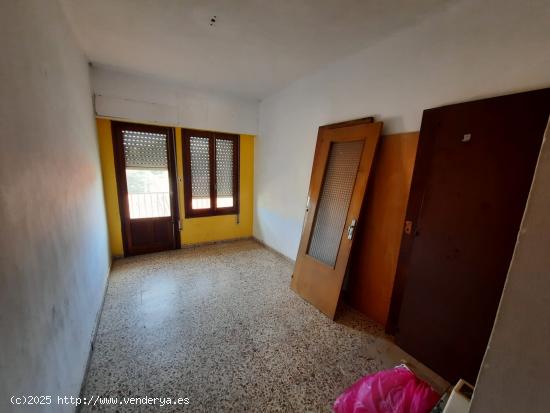 VIVIENDA CON BALCON EN ZONA CENTRO - ALBACETE