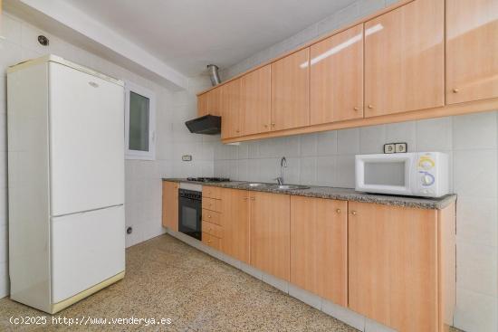 OPORTUNIDAD ÚNICA, CASA EN VENTA ZONA BARRIADA MIÓN!! - BARCELONA