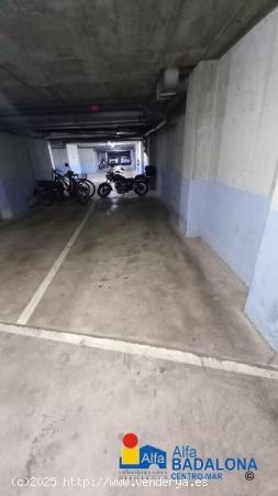 Plaza de parking de 15 m² en Badalona c/Eduard Maristany - BARCELONA