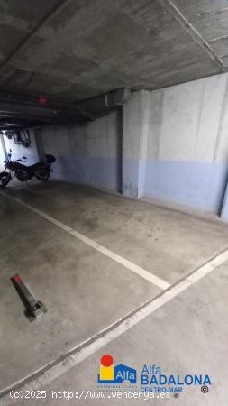 Plaza de parking de 15 m² en Badalona c/Eduard Maristany - BARCELONA