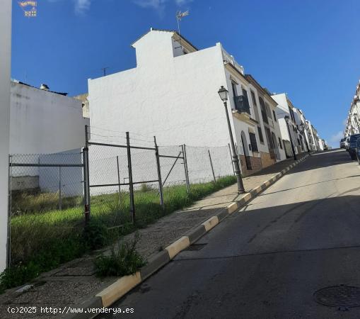 SE VENDE SOLAR EN ZONA DEL PORTICHUELO - CADIZ