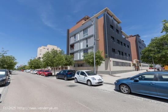  Plaza de garaje en Urbanización privada - GRANADA 