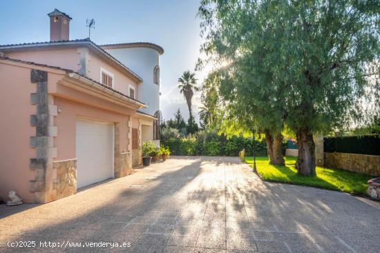 CHALET EN MARRATXI CON PISCINA Y PISTA DE TENIS PRIVADA - BALEARES