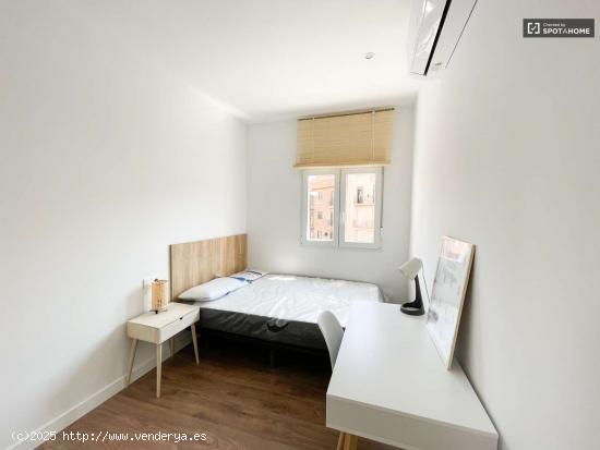  Alquiler de habitaciones en apartamento de 8 dormitorios en Vista Alegre - MADRID 