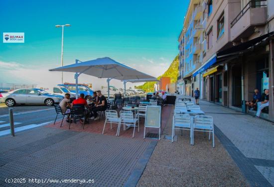 Bar en Gros con Terraza y Posibilidad de Cocina, Frente al Mar - GUIPUZCOA