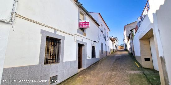  Casa con terreno en Salvatierra de los Barros-Badajoz - BADAJOZ 