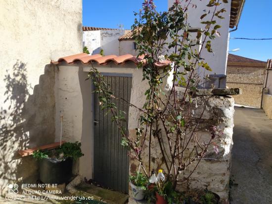 CASA EN OJOS NEGROS (TERUEL) - TERUEL