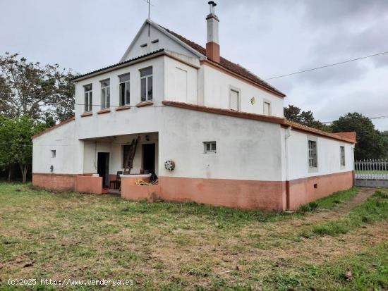 SE VENDE CASA PARA REFORMAR CON GRAN FINCA EN EL VAL, NARÓN - A CORUÑA