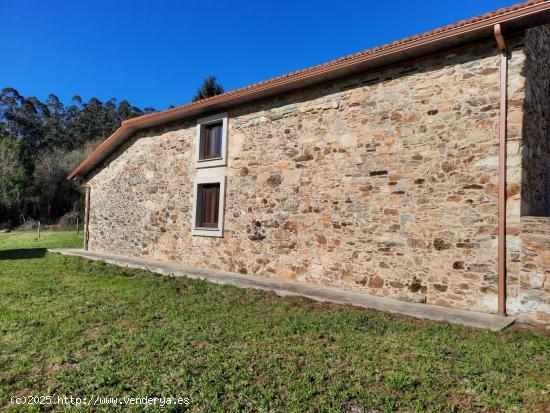 CASA DE PIEDRA PARA ACONDICIONAMIENTO INTERIOR EN PEDROSO, NARÓN - A CORUÑA