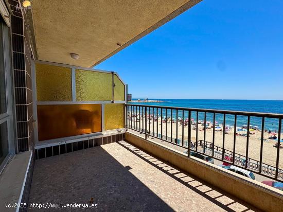  ¡Super Precio!  Apartamento en primerísima linea de playa con gran terraza y Fantásticas vistas - 