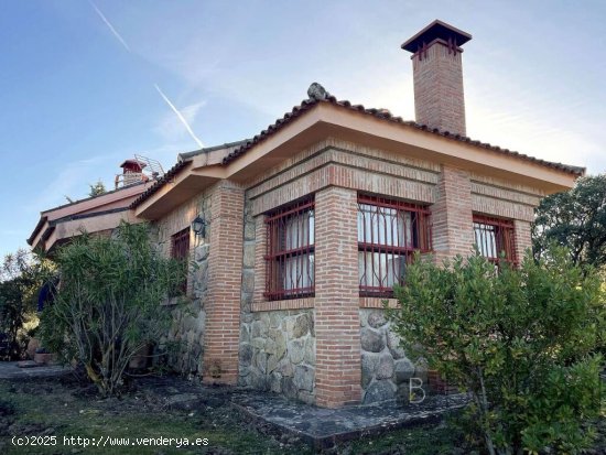 CHALET INDEPENDIENTE DENTRO DE 51 HECTÁREAS DE TERRENO VALDEMORILLO (MADRID).