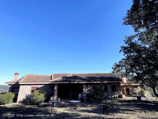 CHALET INDEPENDIENTE DENTRO DE 51 HECTÁREAS DE TERRENO VALDEMORILLO (MADRID).