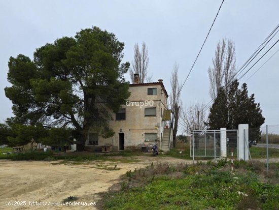 Oportunidad única: Casa con amplio terreno en Lleida