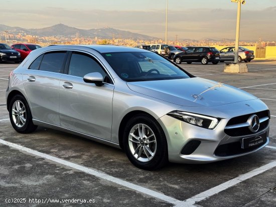  Mercedes Clase A 200 AUTOMÁTICO con CÁMARA TRASERA, NAVEGADOR - El Prat de Llobregat 