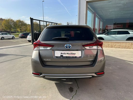 Toyota Auris 1.8 140H Active (Bus. P.) Touring Sports - Parla