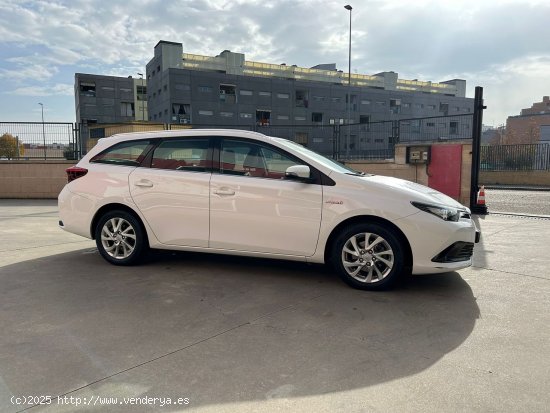 Toyota Auris 1.8 140H Active (Bus. P.) Touring Sports - Parla