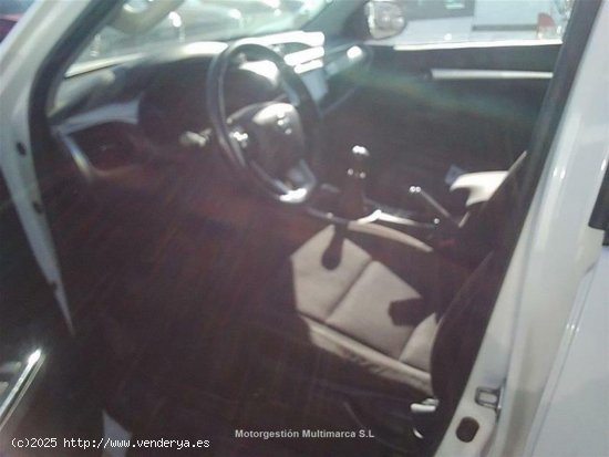 Toyota Hilux 2.4 D-4D Cabina Doble VX - Barcelona