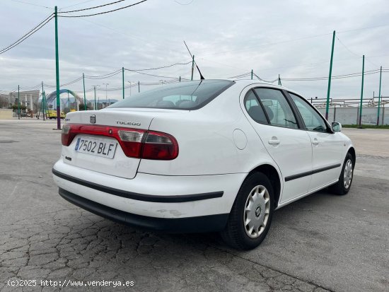 Seat Toledo 1.6 STELA CERTIFICADO DE KILOMETROS Y CARROCERIA - Malaga