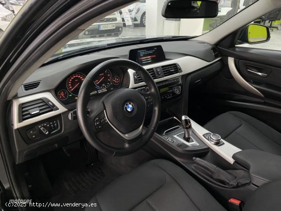 BMW Serie 3 318d Auto.Touring de 2019 con 49.000 Km por 22.300 EUR. en Malaga