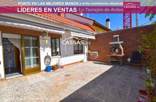  CASA Zona Carretera de Loeches, 4 habitaciones y 3 baños. Trastero, garaje y patio de 40 m2. - MADR 