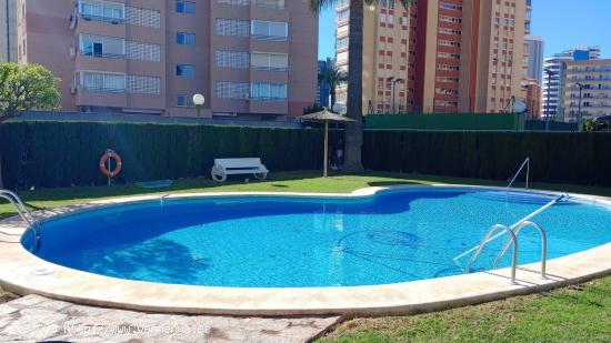 Apartamento con terraza acristalada en zona Rincon de Loix Llano. - ALICANTE