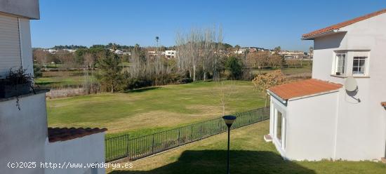 ADOSADO EN VENTA EN GOLF DEL GUADIANA - BADAJOZ