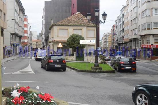 CASA PARA REFORMAR EN PLENO CENTRO DE RIBEIRA - A CORUÑA