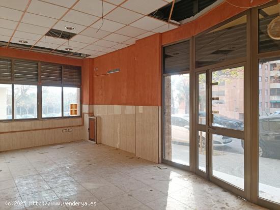  Local comercial esquinero en Bloc Baix Penedés, Sant Pere i Sant Pau, Tarragona. - TARRAGONA 