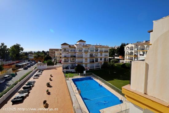 Atico de dos dormitorios en Alquiler en la Carihuela larga Temporada. - MALAGA