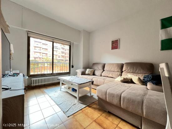 Apartamento en Urb. Triunfo Jardín - GRANADA