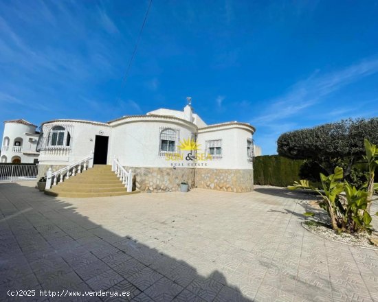 Villa en alquiler en Torrevieja (Alicante)