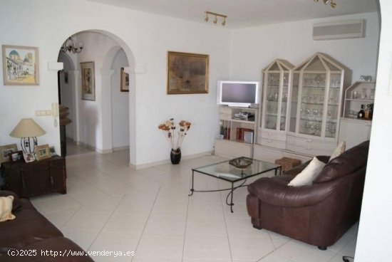 Villa en venta en El Campello (Alicante)