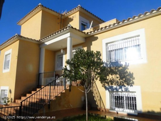 Villa en venta en Busot (Alicante)