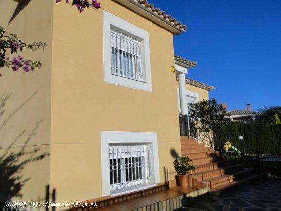 Villa en venta en Busot (Alicante)