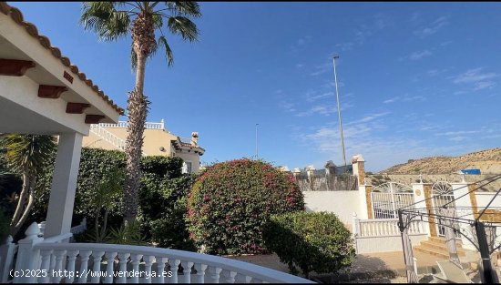 Villa en venta en Bigastro (Alicante)