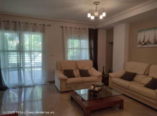 ESTUPENDO CHALET EN ZONA GOLF - ALICANTE