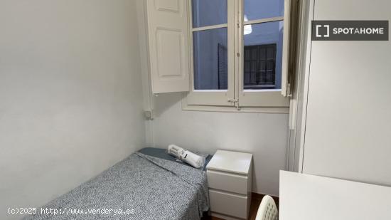 Habitación en piso compartido en barcelona. - BARCELONA