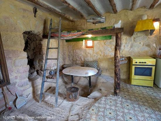 Finca rústica con masía en Valderrobres - TERUEL