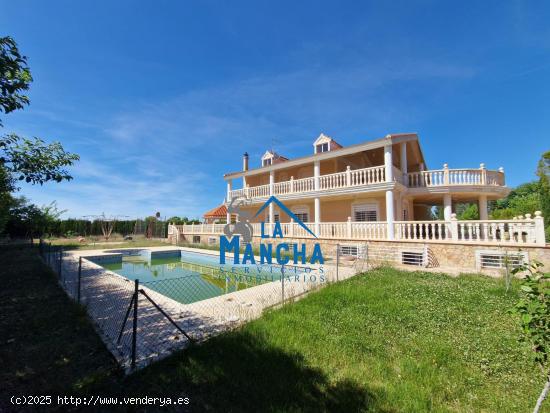 INMOBILIARIA LA MANCHA OFRECE EN VENTA EXCLUSIVO CHALET EN URBANIZACION AGUASOL - ALBACETE