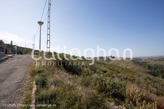 Parcela de 1.240 m² ubicada en la urbanización “Sierra Perenchiza   (Chiva) - VALENCIA