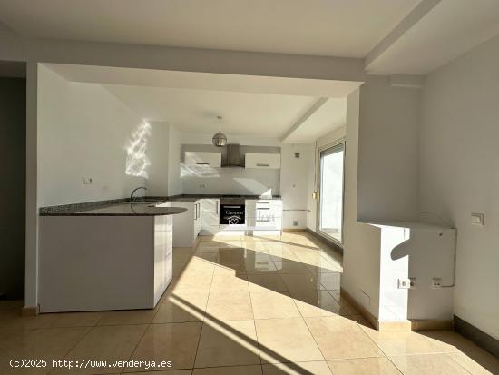 APARTAMENTO CON VISTAS AL MAR EN COVETA FUMÁ, CAMPELLO - ALICANTE