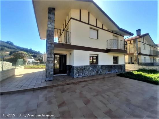 Chalet adosado n7 con terreno, garaje y  piscina comunitaria en Castro Urdiales - CANTABRIA