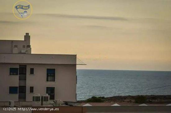 SE ALQUILA PISO EN GLORIETA REINO UNIDO - AGUA AMARGA - EL PALMERAL - ALICANTE