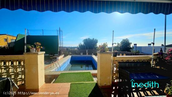 Casa con vistas bonitas y piscina a Santa Maria Vilanova i la Geltrú - BARCELONA