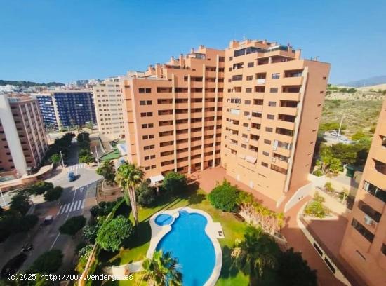 AMPLIO PISO EN VENTA - ALICANTE