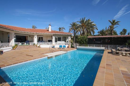 Villa en venta en Alfaz del Pi – Una joya en una sola planta con sótano - ALICANTE