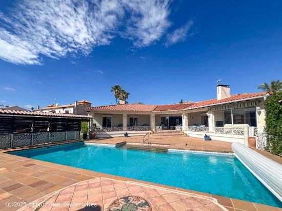 Villa en venta en Alfaz del Pi – Una joya en una sola planta con sótano - ALICANTE